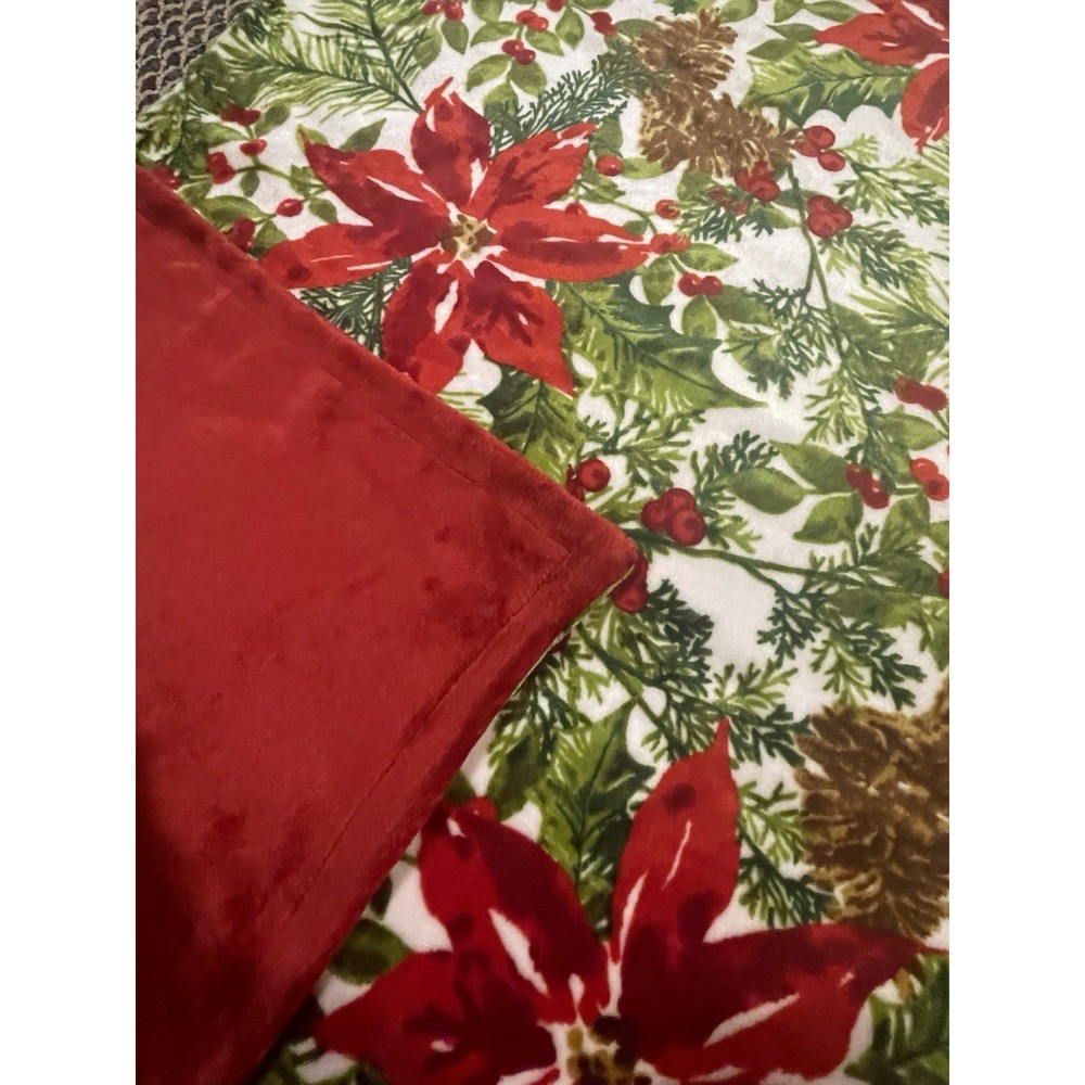 Better Homes & Gardens Soft Throw Christmas Poinsettia Red Velvet Style 49"x 68"